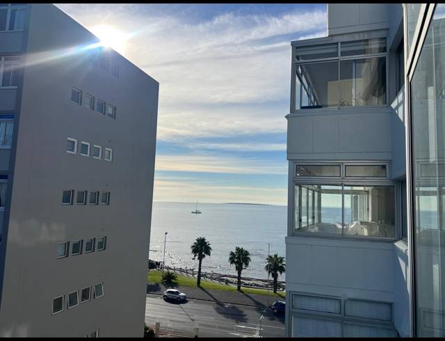 2 BEDROOM APARTMENT TO LET IN MOUILLE POINT